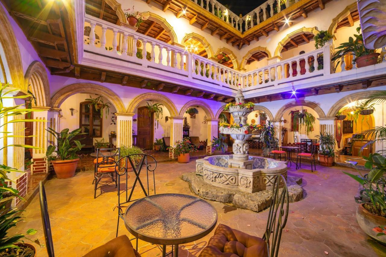 Hotel Gran Plaza Euromaya Antigua Exterior foto
